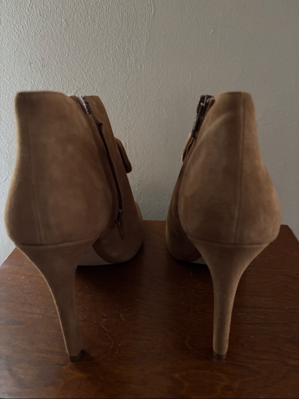 Michael Michael Kors. 9.5, Women’s Shoes, Light Brown / Tan - Picture 6 of 7